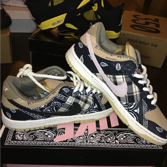 Travis scoot dunks